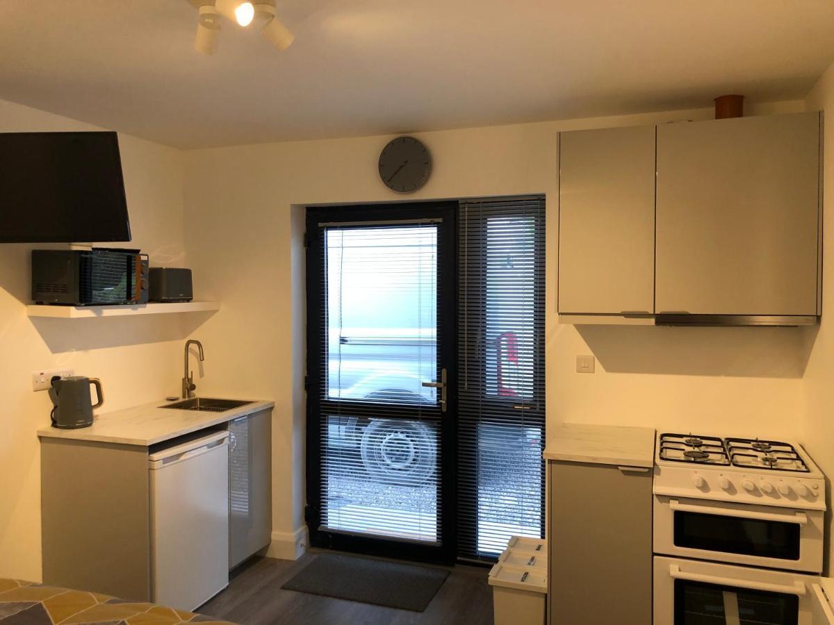 Skellig Port Accommodation - 1 Studio Bed Apartment Portmagee Exterior photo
